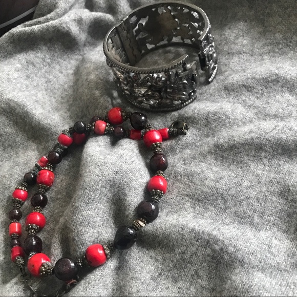 Rustic necklace and cuff bracelet set. - Picture 2 of 3